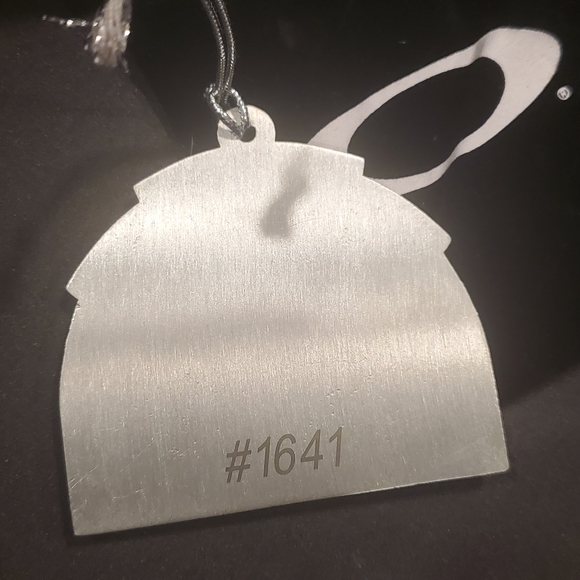 Oakley Holiday Ornament Oakley Bunker HQ Ornament 2017 - Picture 3 of 3